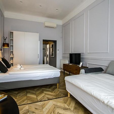 Wilson'S Oktogon Square Suite Apartment Budapesta Exterior foto