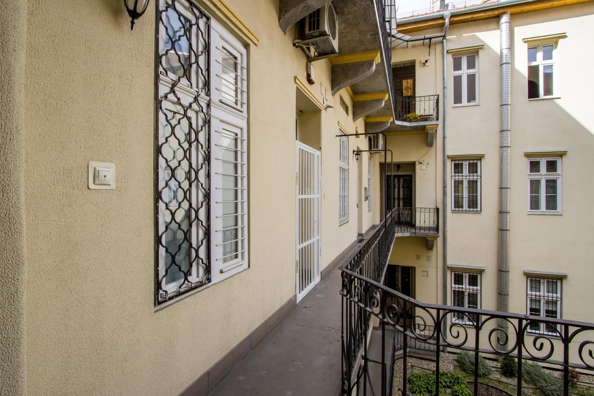 Wilson'S Oktogon Square Suite Apartment Budapesta Exterior foto